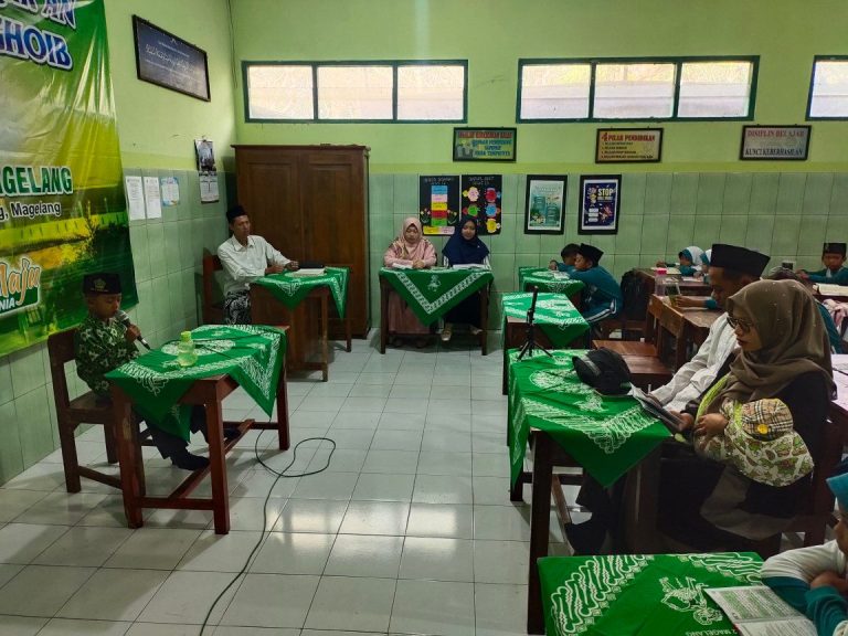Simakan Al-Qur’an Juz 30 bil Ghoib Kelas 2A Telah Selesai