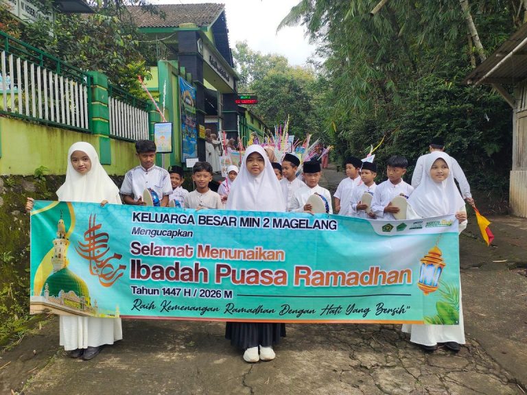 Siswa-Siswi MIN 2 Magelang Mengadakan Pawai Menyambut Ramadan 1447 H