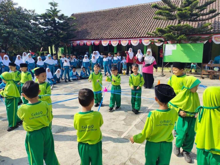 Semarak HUT RI ke-81, MIN 2 Magelang Gelar Lomba Edukatif Penuh Kebersamaan