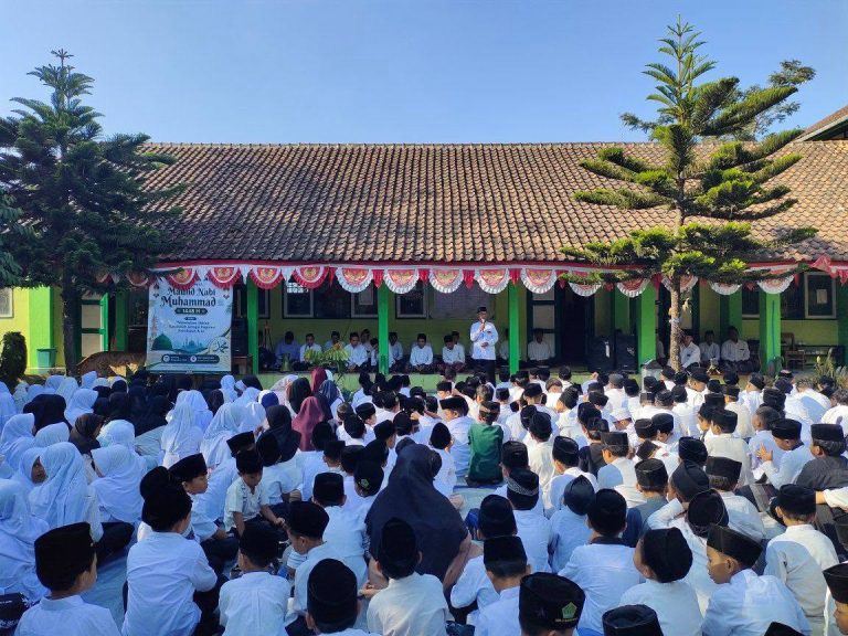 MIN 2 Magelang Gelar Peringatan Maulid Nabi Muhammad SAW 1448 H dengan Khidmat