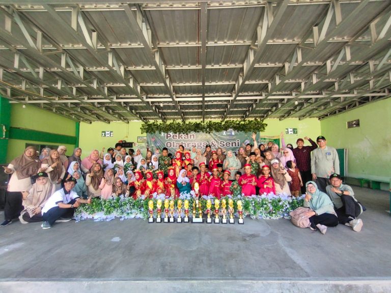 Torehkan Prestasi Gemilang, MIN 2 Magelang Raih Gelar Juara Umum PORSENI Kec. Secang 2026