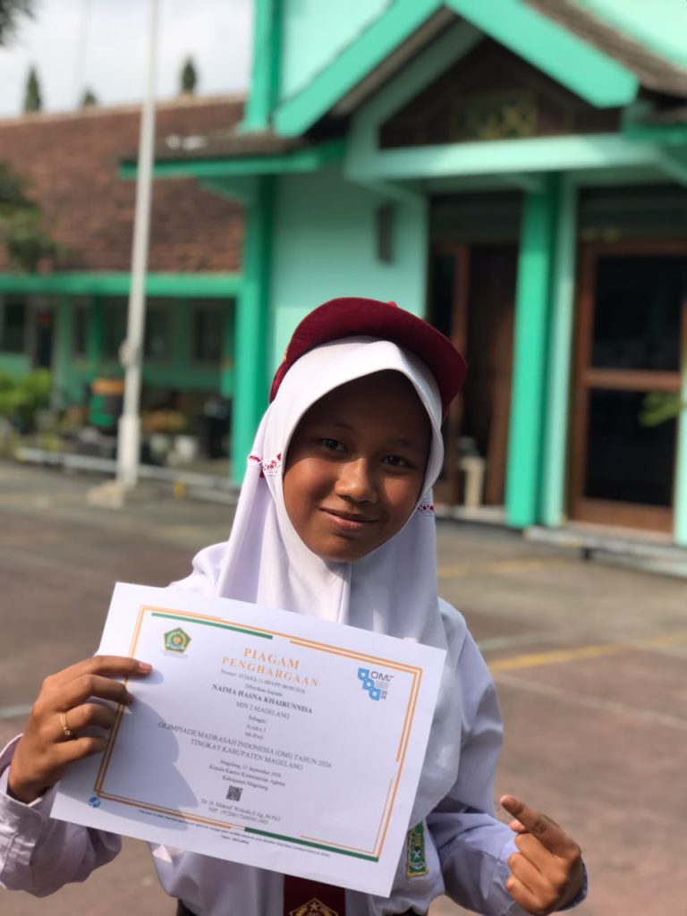 Naima Hasna Khairunnisa